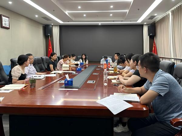 向身邊“四好”黨員學(xué)習(xí)  爭當改革發(fā)展排頭兵 ——農(nóng)墾中心第一黨支部組織“四好”黨員榜樣宣講活動